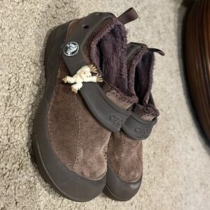 Winter crocs size toddler/youth 10.